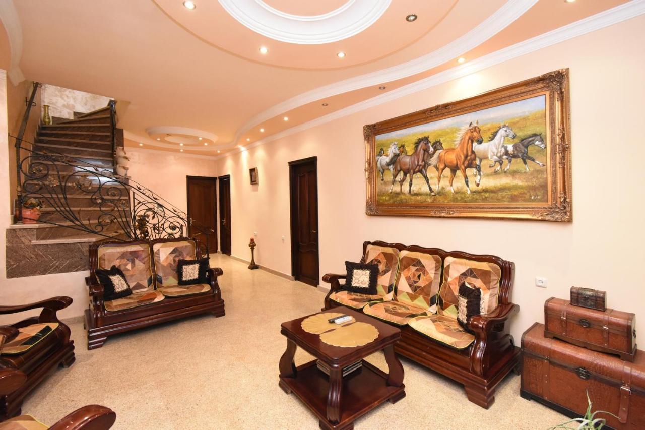 Guest House Yerevan Ngoại thất bức ảnh