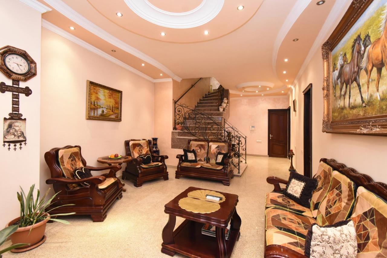 Guest House Yerevan Ngoại thất bức ảnh